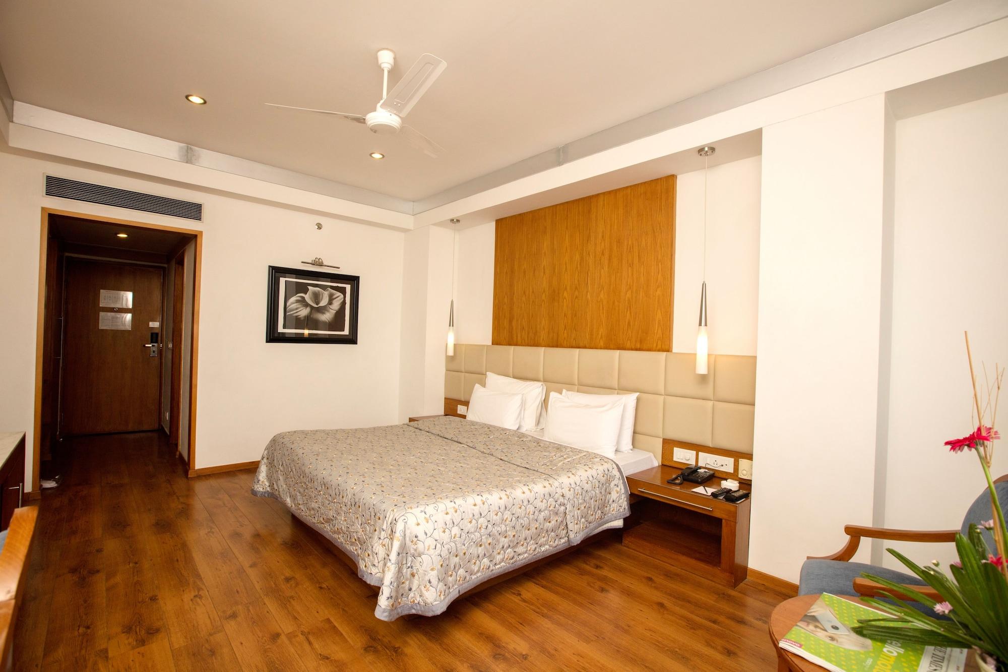 Southern Star,Maisur Dış mekan fotoğraf A room at the hotel