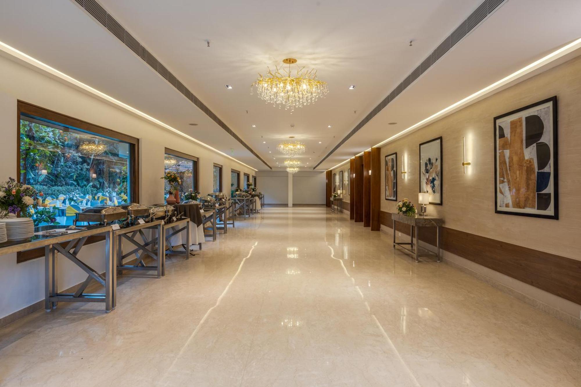 Southern Star,Maisur Dış mekan fotoğraf The lobby of the hotel